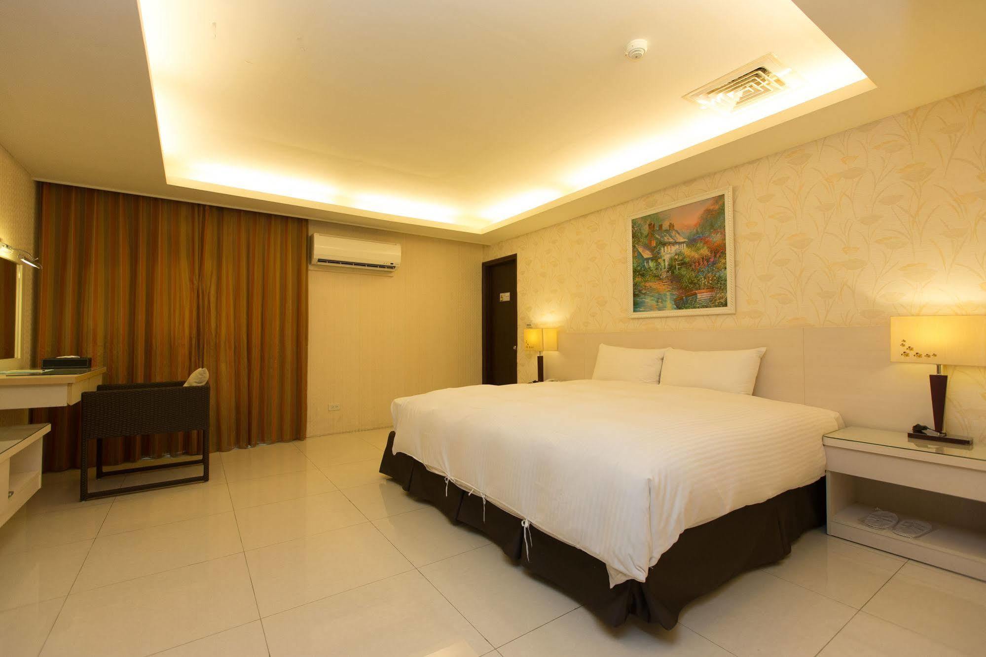 F Hotel - Tam Nghĩa Ngoại thất bức ảnh