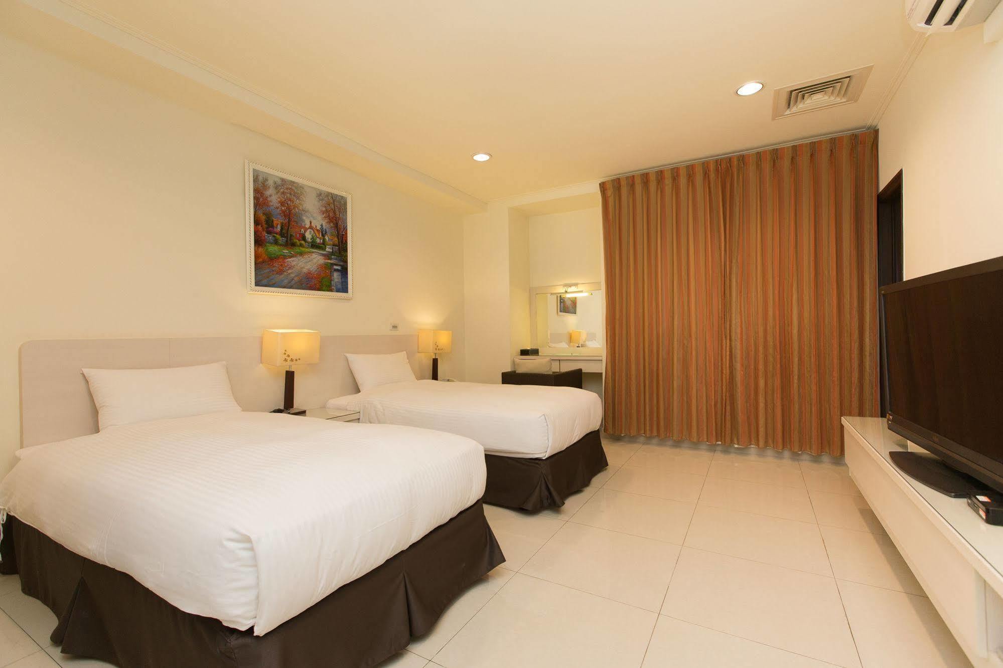 F Hotel - Tam Nghĩa Ngoại thất bức ảnh